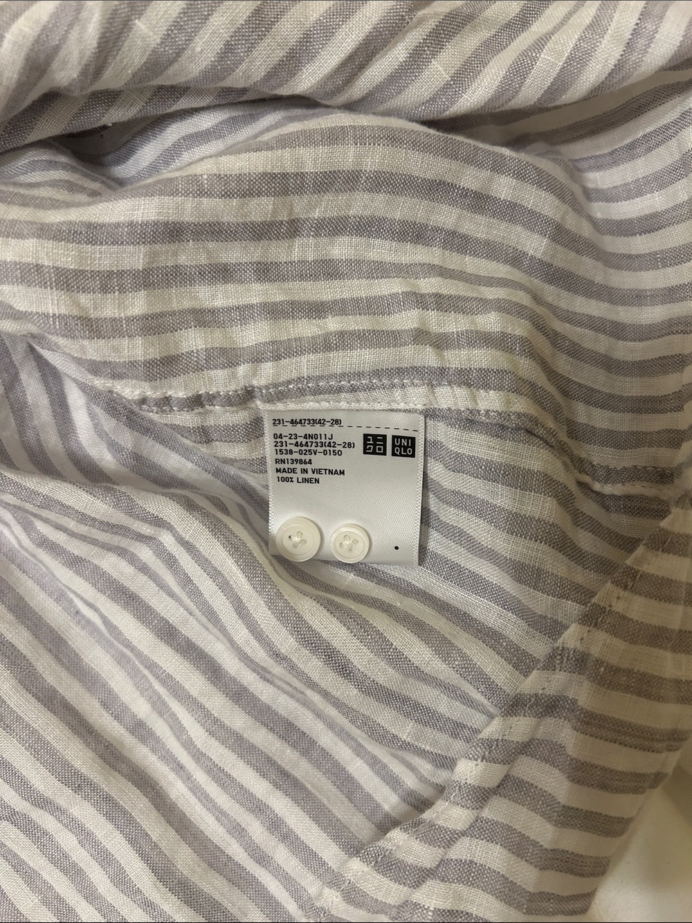 Uniqlo Premium Linen Shirt - Picture 5 of 5